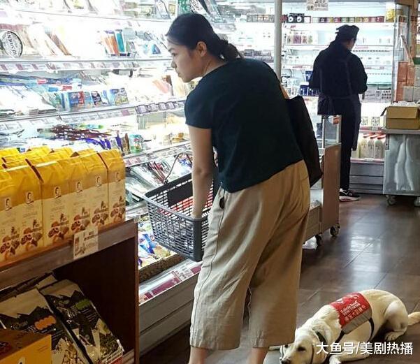 李宗盛梅开三度, 小27岁嫩妻曝光, 网友: 看上去像父女俩!