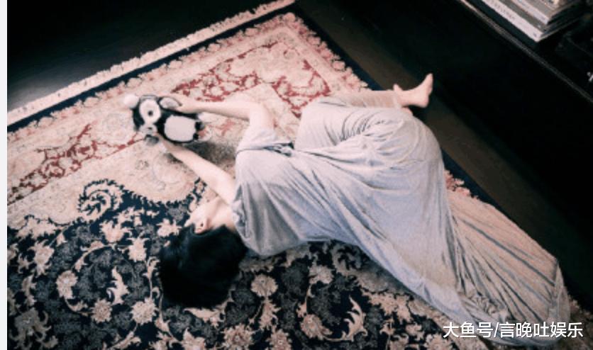 结婚当天不能穿内衣_美女只穿内衣(2)