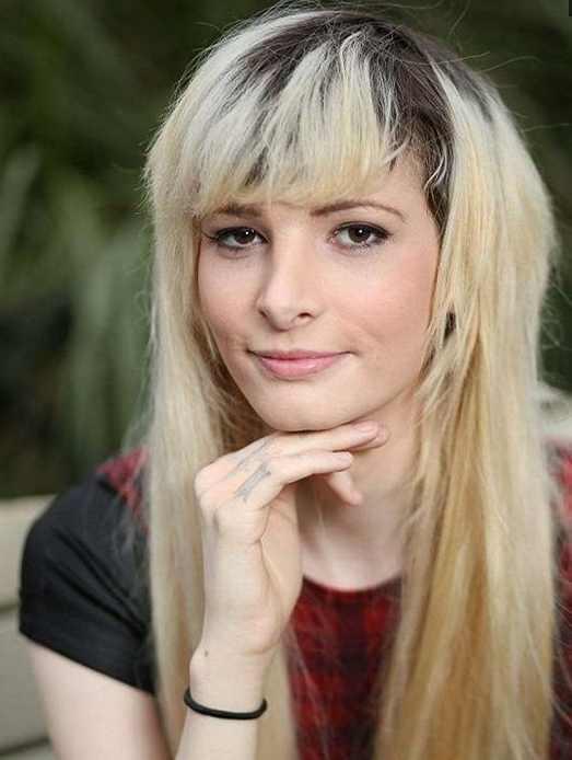 帅小伙交了一个男朋友被嘲笑, 不料男友做手术变女人后, 都懵了!