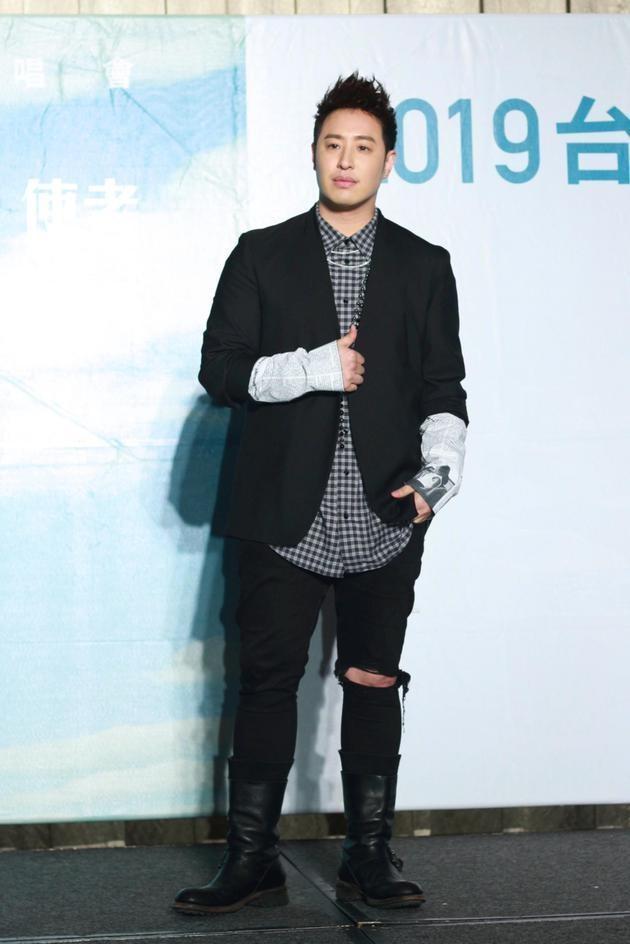 潘玮柏宣布明年退出乐坛, 他为什么做出这样的决定?
