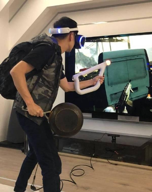 陈若仪晒林志颖打游戏照片 网友: 平底锅都拿出来玩, 偶像包袱呢?
