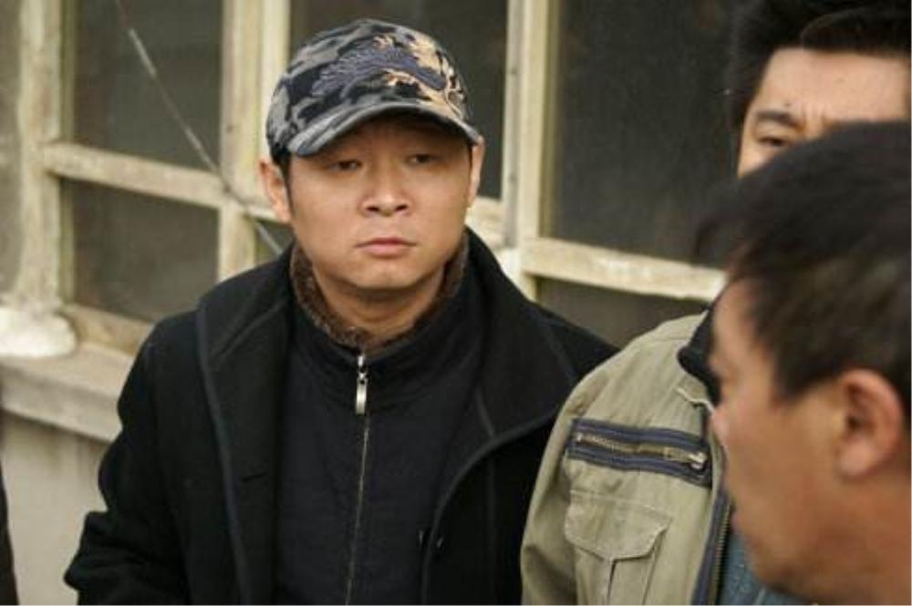 【搭档张国立拍戏走红，当导演赔