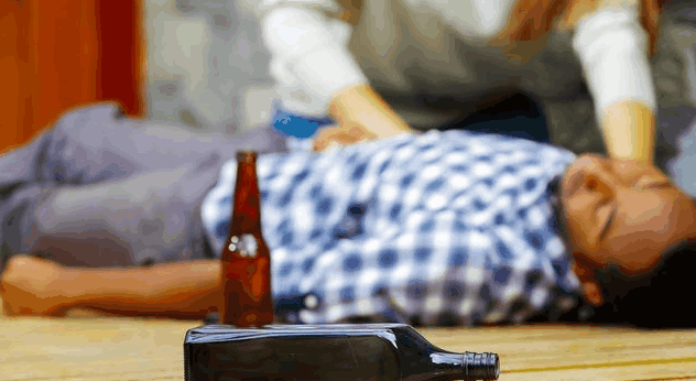孙子满月酒, 爷爷不幸离世! 喜事接白事, 全家人痛哭后悔!