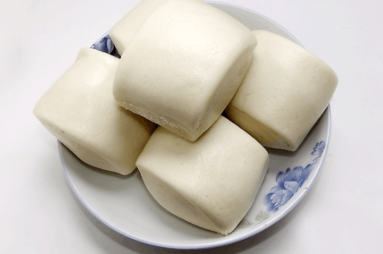 微波炉加热方便, 但馒头总是硬邦邦, 其实加点这个就能解决!