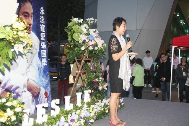 超三百人默哀! ‘哥迷’激动落泪悼念, 宣布不再举办烛光纪念活动