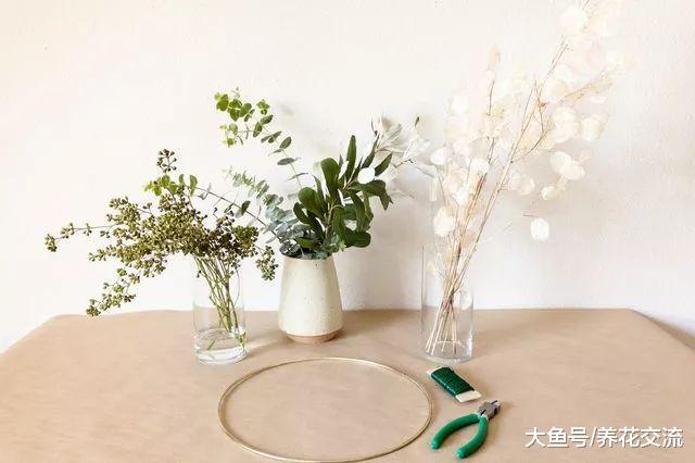 新手也能轻松制作的清新小花环, 悬挂在窗台上就太棒了