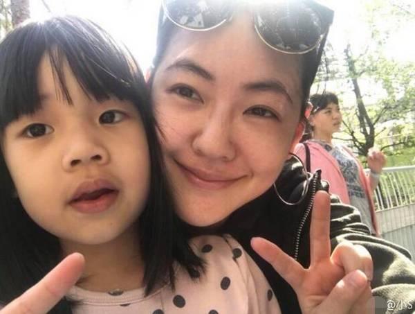大S姐妹童年旧照曝光长腿亮眼 小S神似女儿许老三