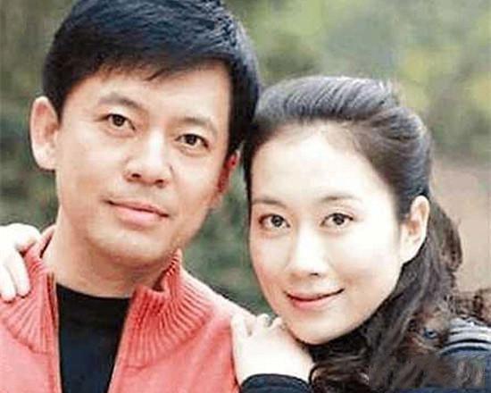 为了家庭放弃走红机会 与发妻携手度过28年 今女儿是高颜值学霸!