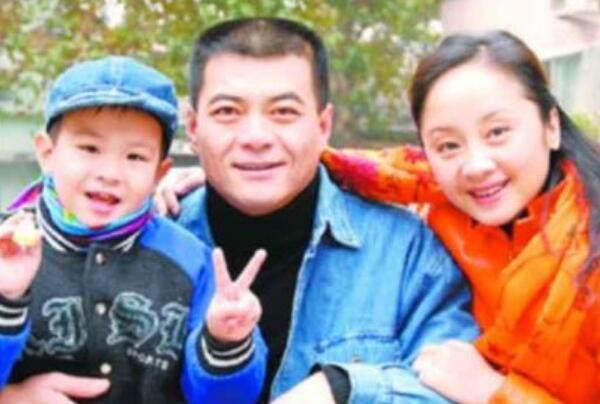 前夫抛弃她娶小娇妻, 如今前夫成雷剧专业户, 而她成了金牌制作人