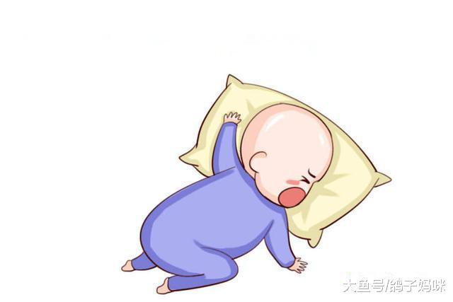 宝宝歪头看妈妈, 不是可爱, 原来是歪脖子!