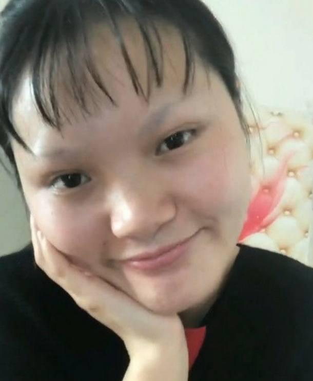 农村小伙和网恋女友见面, 看到真人时小伙奔溃了!
