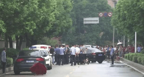 无锡锡北镇一河道发现一具女尸, 马路上血迹一路通到河岸边