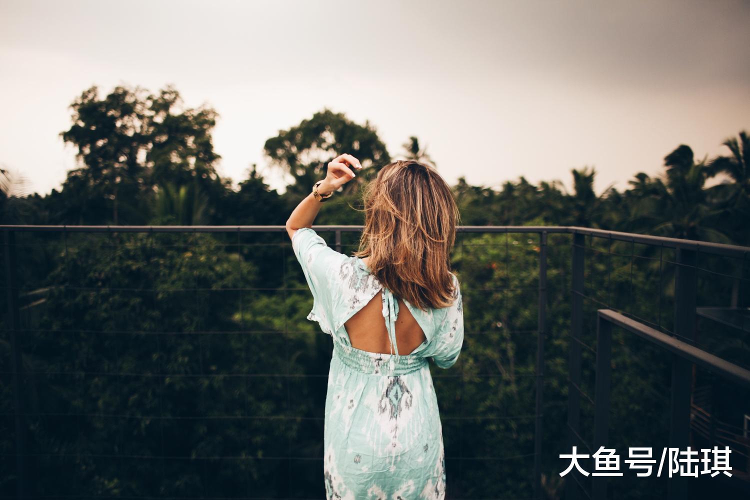 63岁林青霞被爆离婚: 没有感情, 那我宁愿骄傲单身