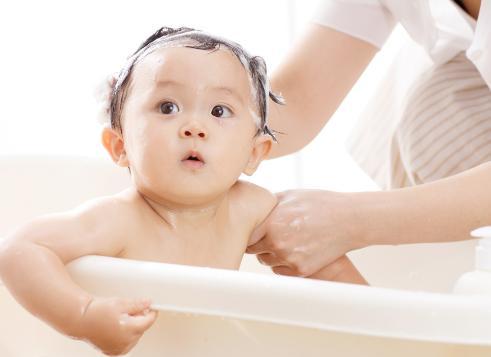 宝宝吐奶怎么办? 宝妈不必过于紧张, 掌握这3个方法可放心应对