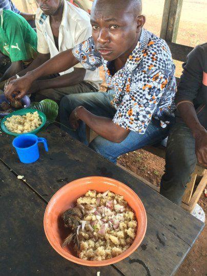 远嫁到非洲的中国女孩, 结婚后真的后悔了, 她的父母更后悔