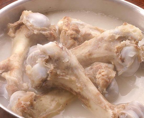 专家说喝骨头汤对补钙没用, 反而会引发疾病? 看完此文一目了然!