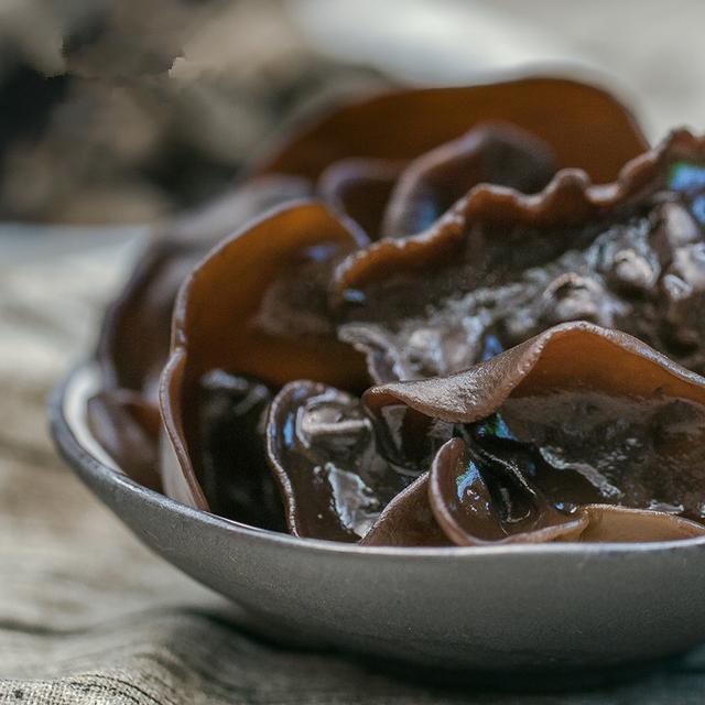 脚部出现这4个症状, 别犹豫, 可能是糖尿病找上你了, 快看你有没有