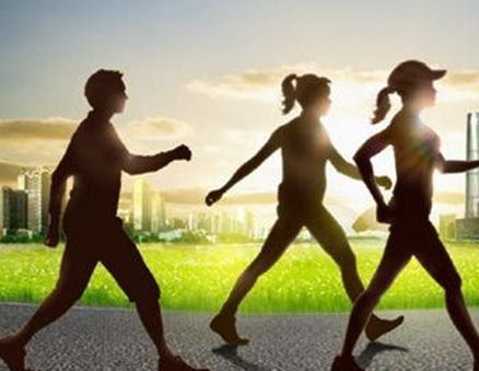 走路能治病? 医生提醒大家: 爱走路者, 比不爱走路者更长命!