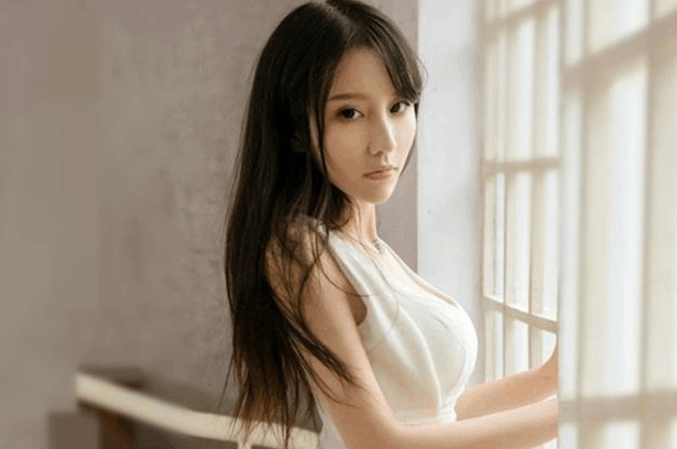 她愿意和你聊这些, 就是爱你