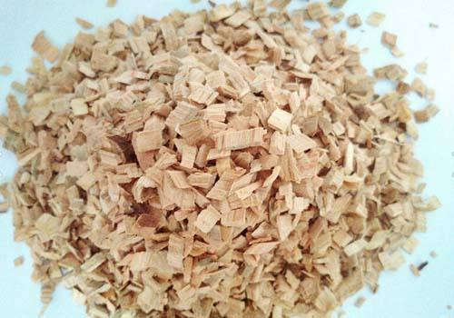 土壤板结, 弄点“屑料”撒上, 透气营养高, 植株长得旺!