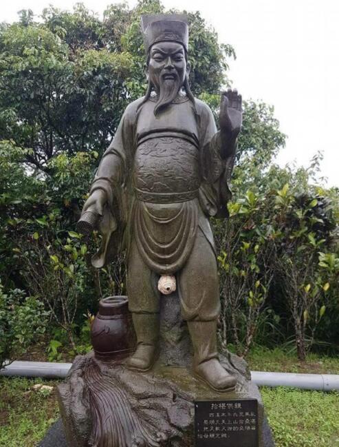 蜜蜂竟然在在这这这地方盖小窝，