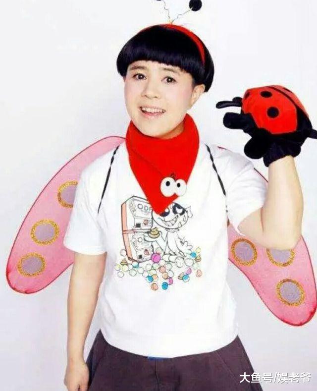 金龟子十九岁女儿长相变化巨大, 男友更像老爸