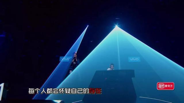那吾克热: 吴亦凡, 我在你心里到底是什么位置? !