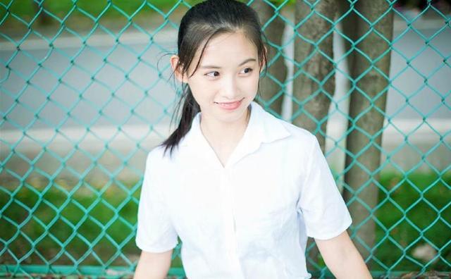 女人很爱一个男人会有这3个特征, 尤其是第3个