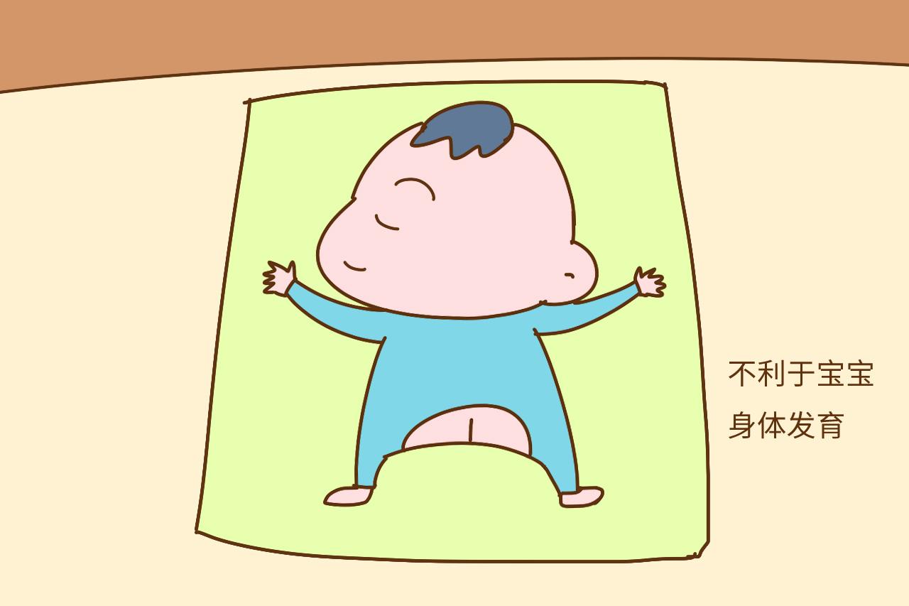 宝妈要留心, 睡觉经常是这个姿势的宝宝, 未来身高和颜值都不会低