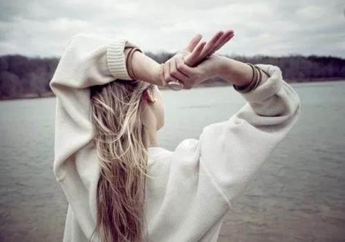 男人越怕你离开他就越会有这3个表现, 尤其是第3个