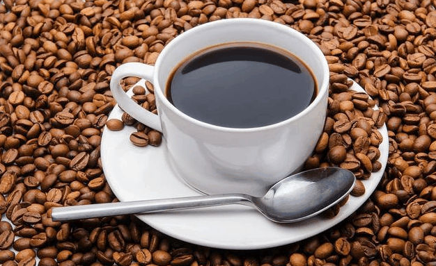 女人月经量少, 这3类食物能少吃就少吃, 贪吃容易导致提前绝经!