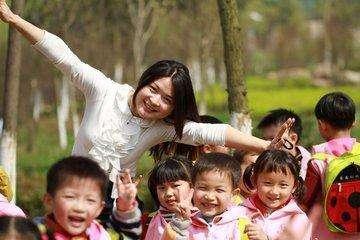 爸爸姓碧, 给女儿取的名字, 幼儿园老师只喊一声就羞的脸通红!