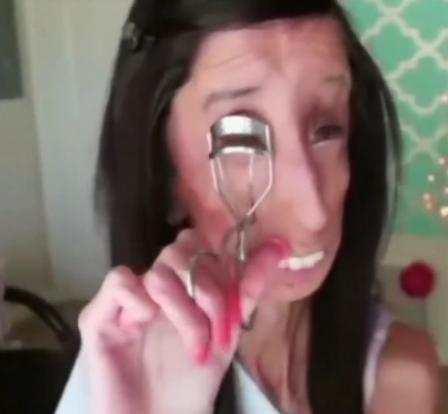 女子长相个性, 直播化妆, 画完之后成了这样子!