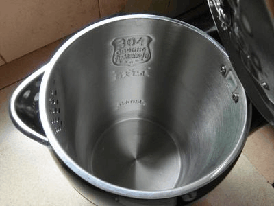 电热壶都在用, 这4种错误不要犯, “烧水”安全还干净!