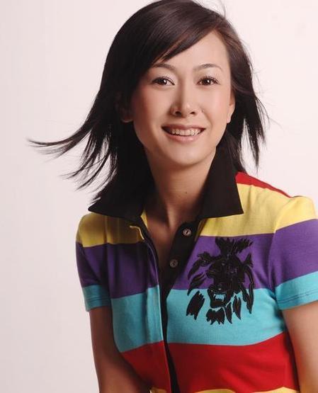 出道17年零绯闻, 22岁获金鸡奖最佳女配, 今凭容嬷嬷上热搜翻红
