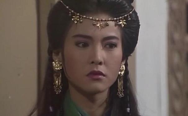 郭富城为她作配, 吴镇宇苦恋她八年, 周慧敏和她同框也不能占便宜