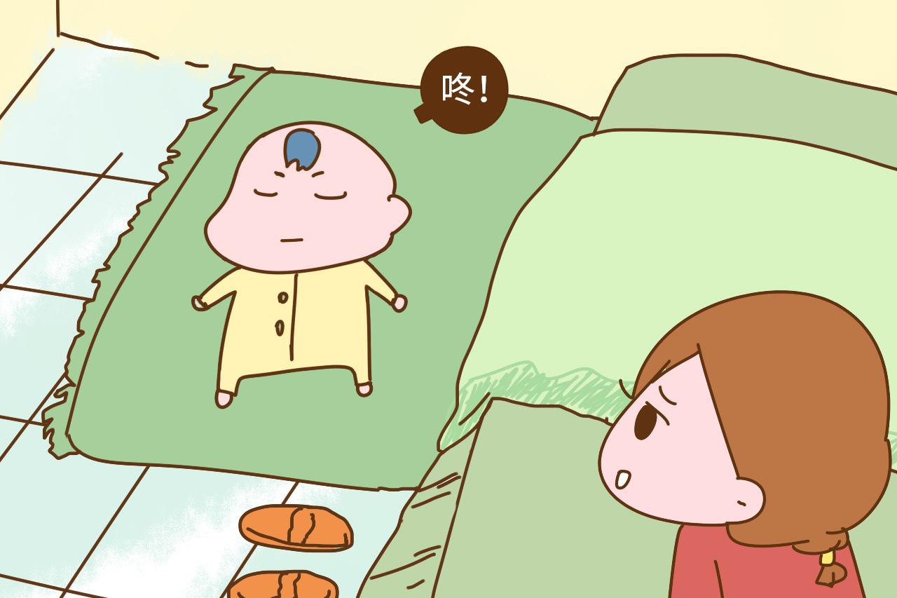 你家孩子小时候掉过床吗? 妈妈们表示: 好心疼, 但忍不住想笑