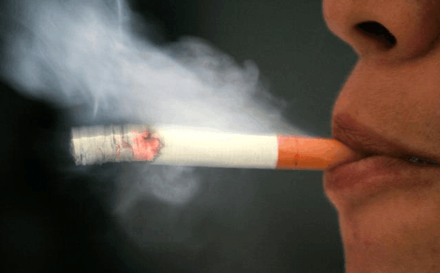 28岁男子口腔溃疡, 却查出口腔癌! 医生: 年纪轻轻咋有这癖好?