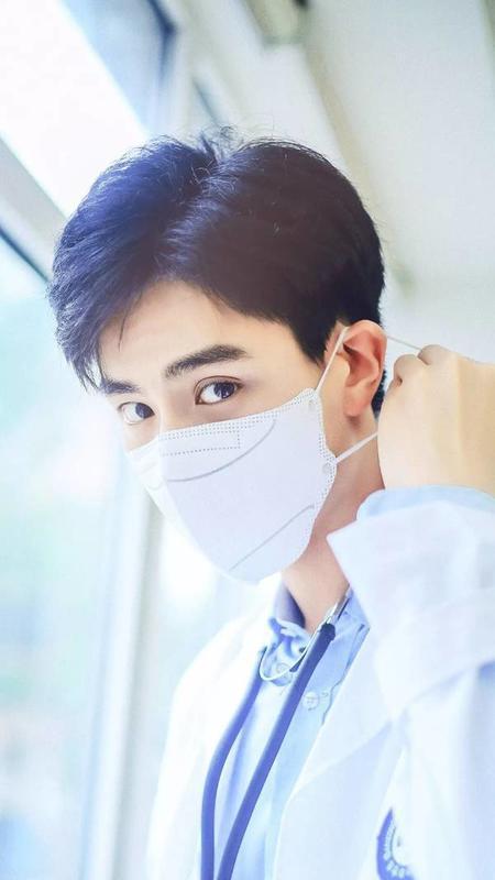 一夜爆红的男星: 前3位至今人气丝毫不减, 第4位却被“打回原形”