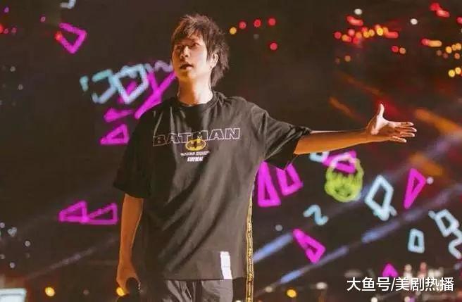 五月天乐队里只有阿信还单身, 难道还在等纠缠了20年的蛋蛋妹?