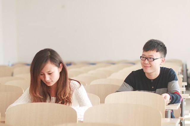 这两种男女关系极易发展成情侣关系, 特别是第二种