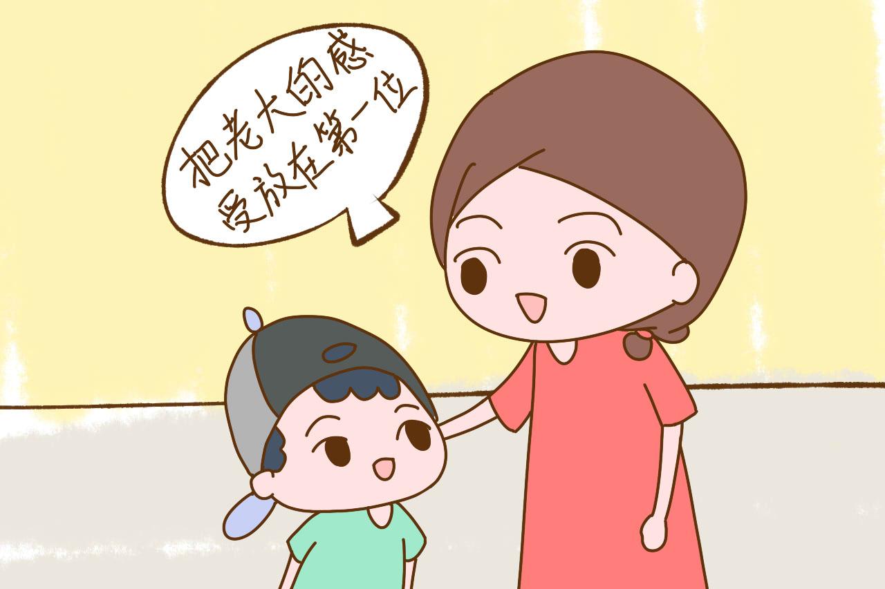 二胎家庭如何避免孩子争宠? 父母只用一招, 俩孩子很相爱
