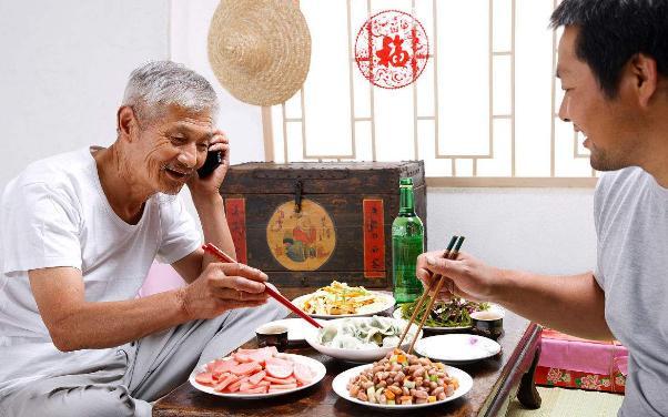 医生: 吃饭总是做这三件事, 迟早要住院!