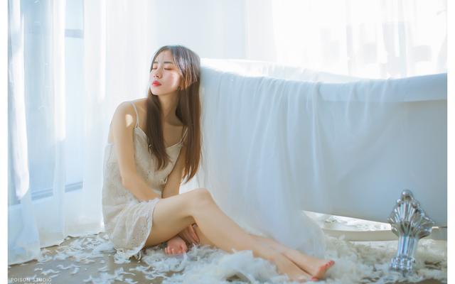 只有爱你的女人, 才会在这4个时候偷偷想你!