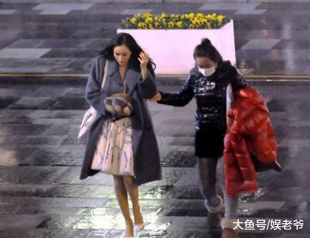 杨幂有多抠? 她给助理的工资低到你想不到!