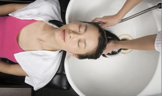 医生提醒: 晚上过了这个点千万别洗头, 轻者头痛, 重者面瘫!