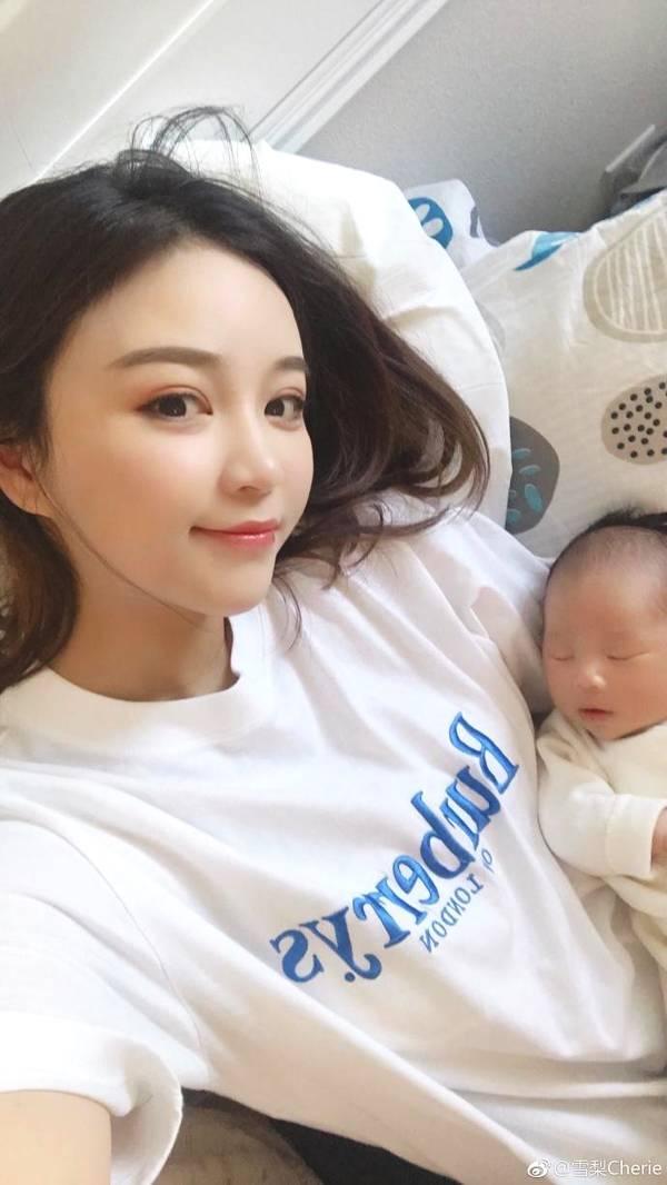 雪梨首晒儿子正脸照, 亮点在于这个妈妈好少女!