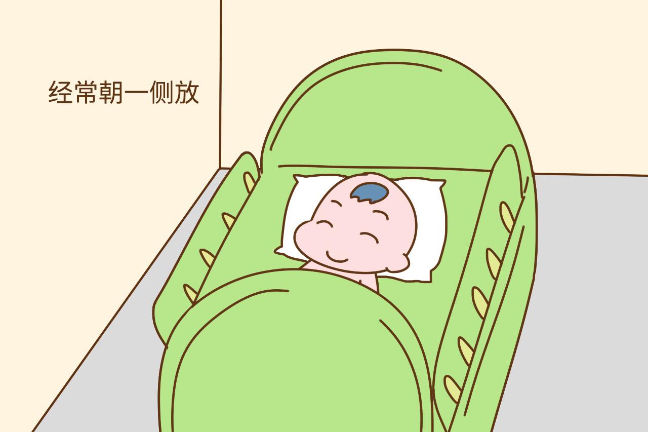 小宝宝经常这样睡觉, 容易左右脸不对称, 妈妈要当心