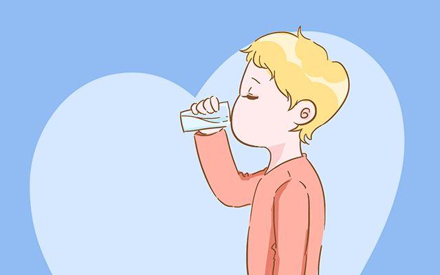 宝宝快两岁了还总是尿床怎么办?
