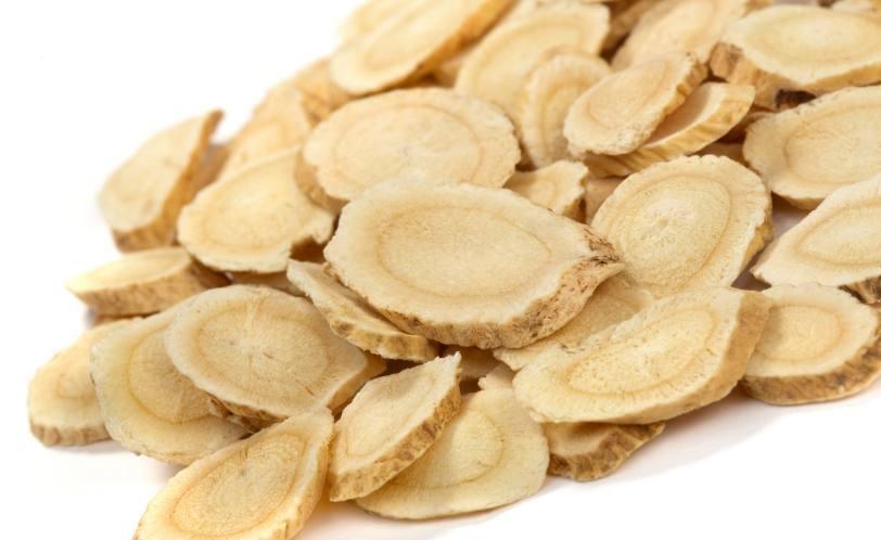 每天用黄芪泡水喝, 坚持一个月, 这些好事将会降临到你身上!